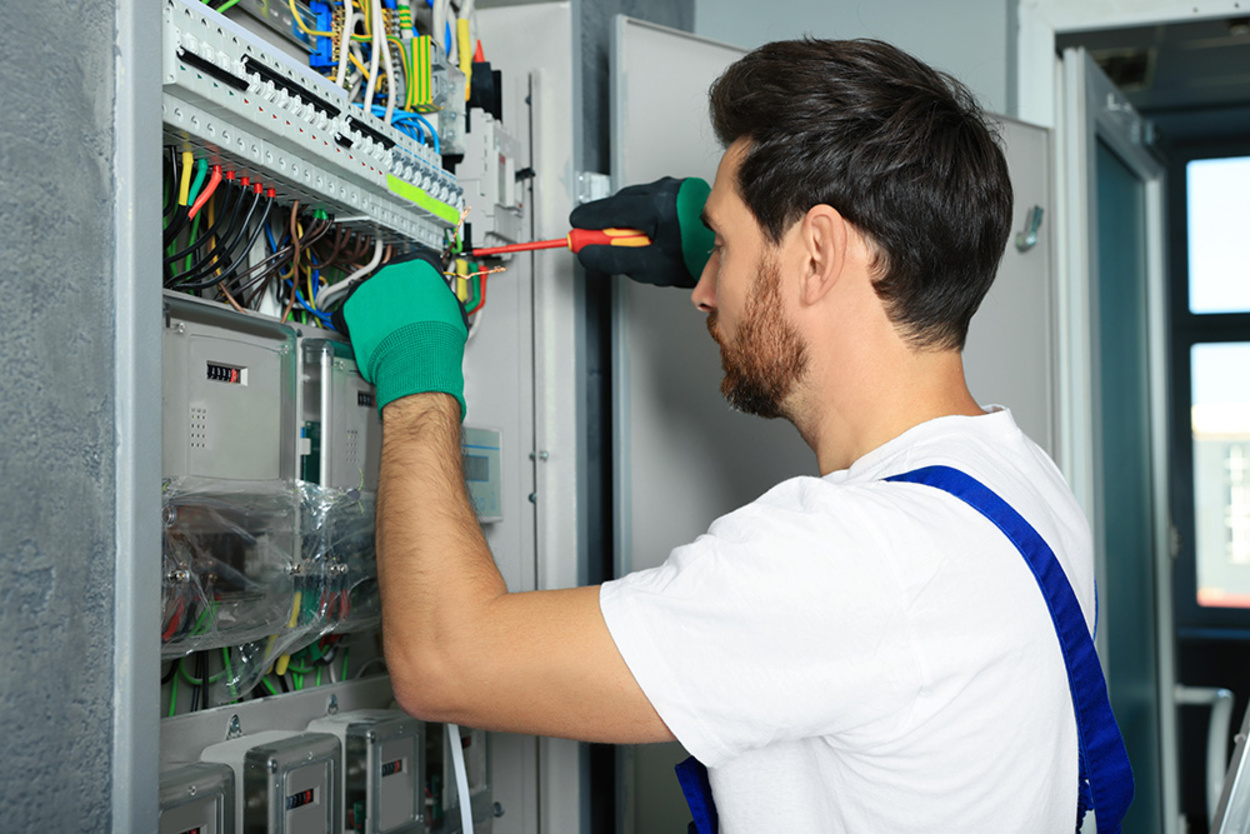 Nieder­spannungs­anlagen bei MuM-Elektrotechnik in Magdeburg